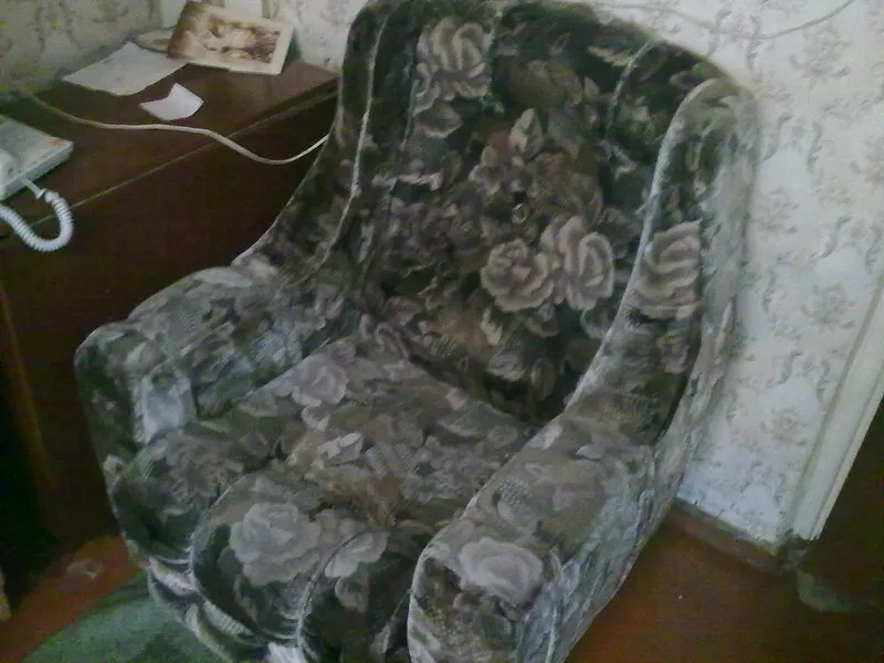 Мягкая мебель диван 3 местный + 2 кресла СРОЧНО!!!!!!!